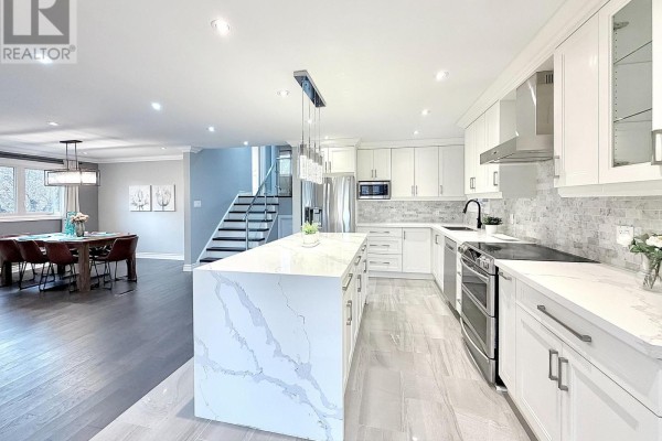Living room - 3 Mosedale Crescent, Toronto, ON M2J3A3 Photo 3