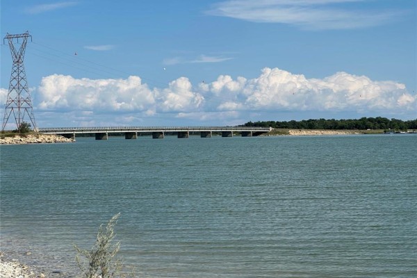 3 Night Swimming Drive, Lake Manitoba Narrows, MB, photo 2