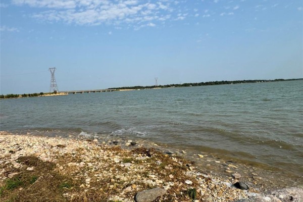 3 Night Swimming Drive, Lake Manitoba Narrows, MB R0L1S0 Photo 5
