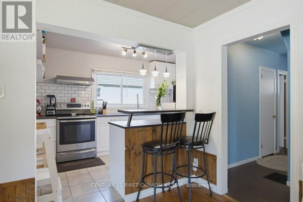 3 Parkside Drive, St  Thomas, ON, photo 3