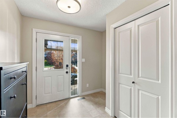 Family room - 3 Peter St, Spruce Grove, AB T7X0R4 Photo 4