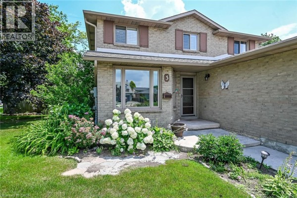3 Ridgemount Drive, Hamilton, ON, photo 2
