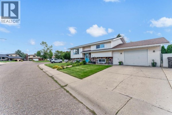 Kitchen - 3 Ross Heights Place Se, Medicine Hat, AB T1B2E5 Photo 3