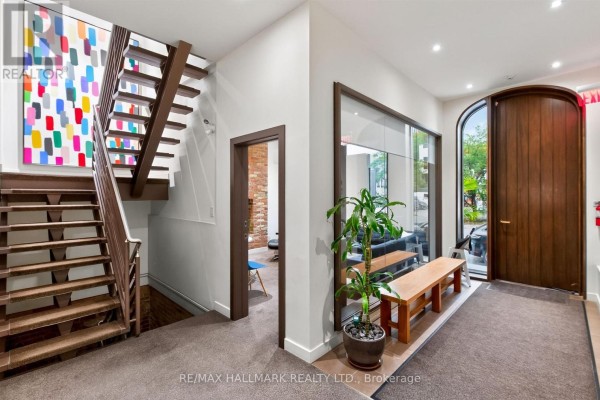 3 Rowanwood Avenue E, Toronto, ON M4W1Y5 Photo 2