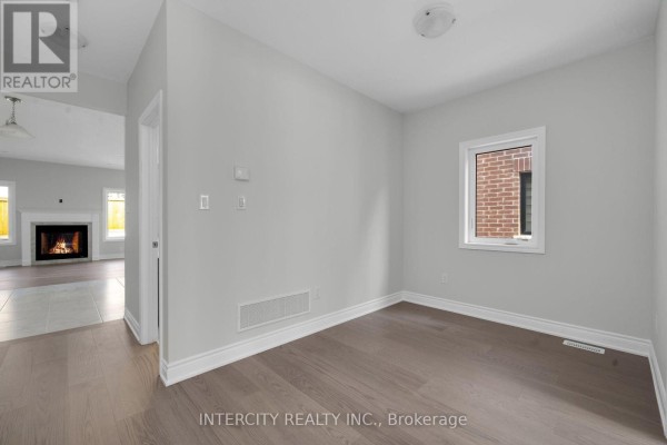 Bedroom 2 - 3 Ruby Lane, Halton Hills, ON L7G0H6 Photo 4