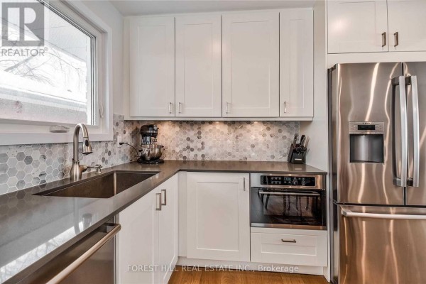 Living room - 3 Shakespeare Drive, Guelph, ON N1E6G5 Photo 5