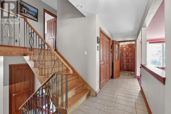 Primary Bedroom - 3 Slane Court, Toronto, ON M9V3X5 Photo 5
