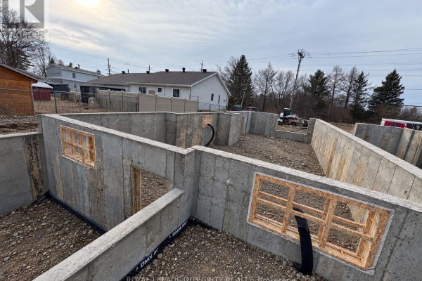 3 Tauvette Street E, Ottawa, ON K1B3A1 Photo 4