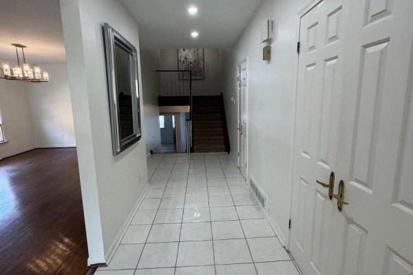 Kitchen - 3 Tokay Court, Toronto, ON M3H3V2 Photo 2
