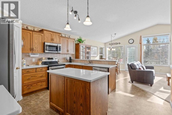 Kitchen - 3 Tuscany Meadows Crescent Nw, Calgary, AB T3L2T9 Photo 5