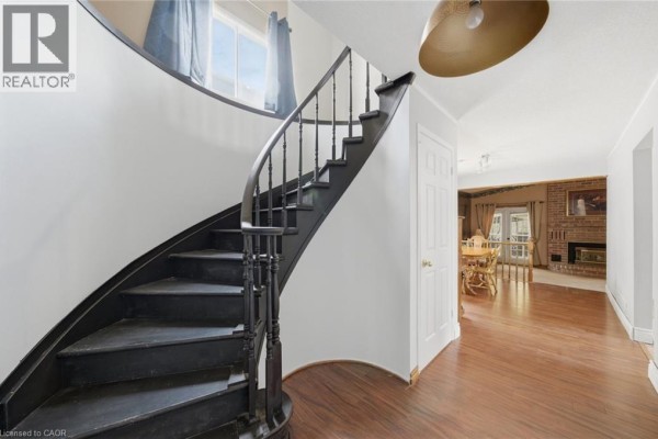 3 Twinoaks Crescent, Stoney Creek, ON, photo 2