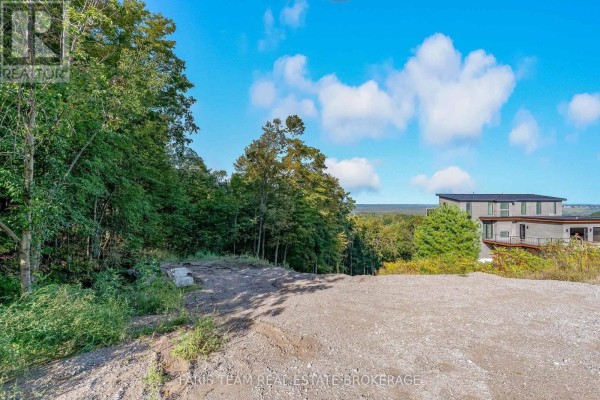 3 Valleycrest Drive, Oro Medonte, ON L0L2L0 Photo 3