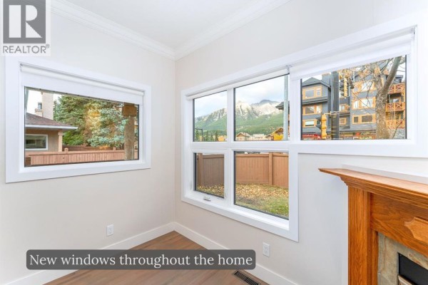 Living room - 30, 1201 Railway Avenue, Canmore, AB T1W1R4 Photo 2