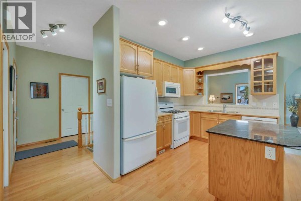 Dining room - 30, 939 Ramage Crescent, Red Deer, AB T4P3Z9 Photo 4