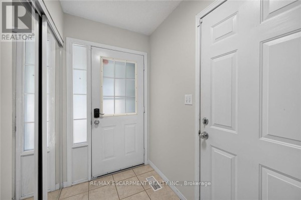 Primary Bedroom - 30 - 485 Green Road, Hamilton, ON L8E6A8 Photo 4