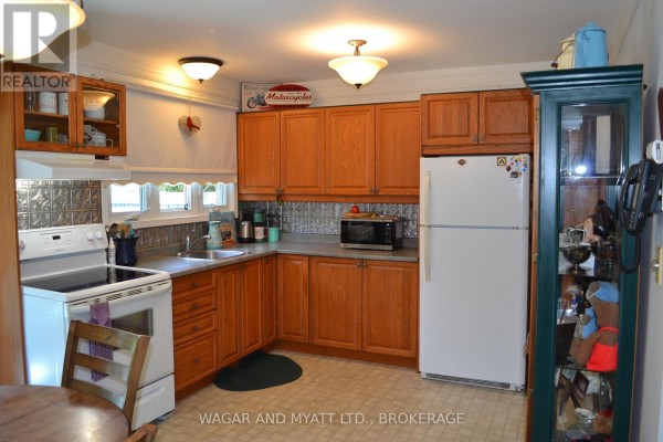 30 - 60 Winchester Drive, Greater Napanee, ON, photo 3