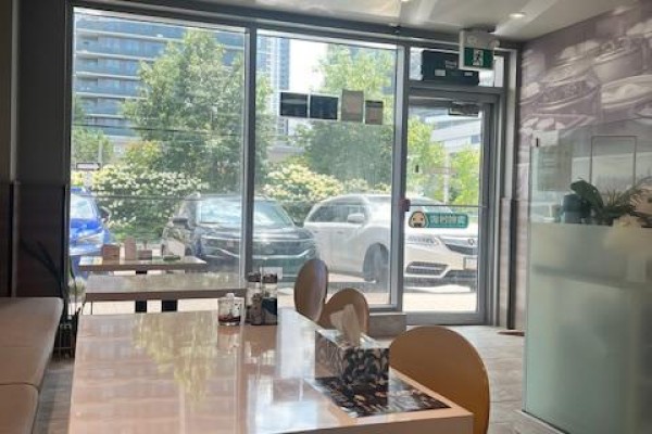 30 - 7181 Yonge Street, Markham, ON, photo 2