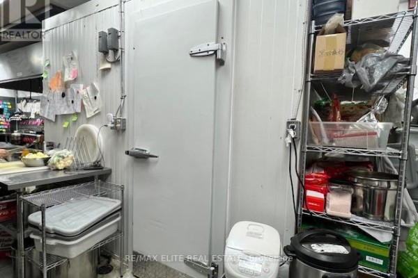 30 - 7181 Yonge Street, Markham, ON L3T0C7 Photo 5