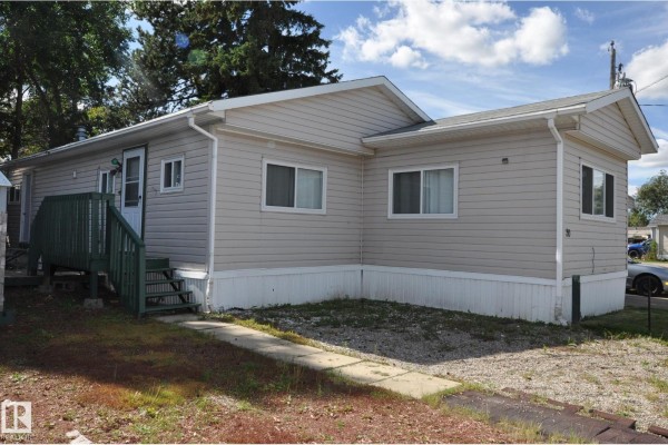 Kitchen - 30 10410 101 A St, Morinville, AB T8R1B1 Photo 2