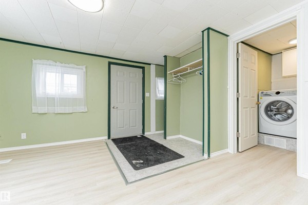 Bedroom 2 - 30 10410 101 A St, Morinville, AB T8R1B1 Photo 4