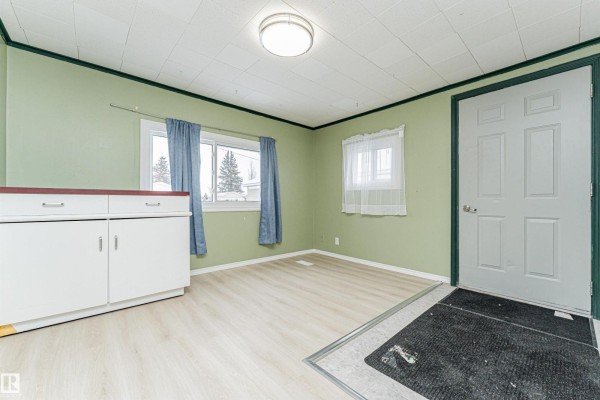 Bedroom 3 - 30 10410 101 A St, Morinville, AB T8R1B1 Photo 5