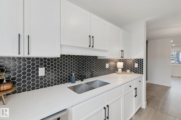 Family room - #30 14803 34 St Nw, Edmonton, AB T5Y2L3 Photo 4