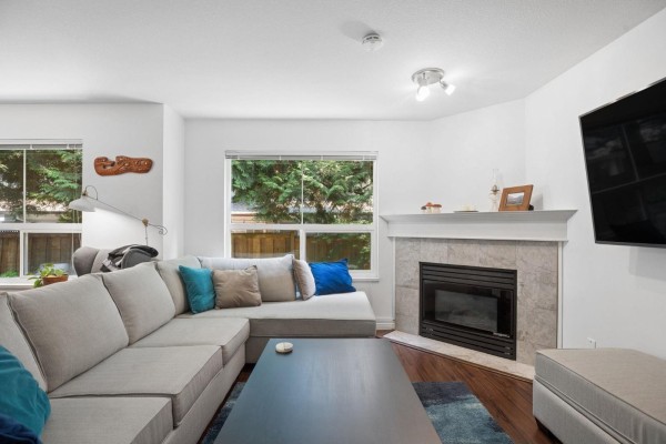 30 16155 82 Avenue, Surrey, BC V4N0P7 Photo 2