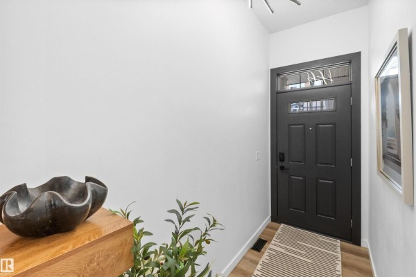 #30 3010 33 Av Nw, Edmonton, AB T6T0C3 Photo 3