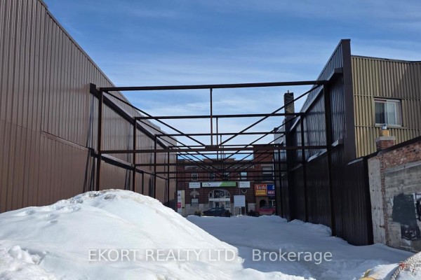 30-32 Dundas Street W, Quinte West, ON, photo 2
