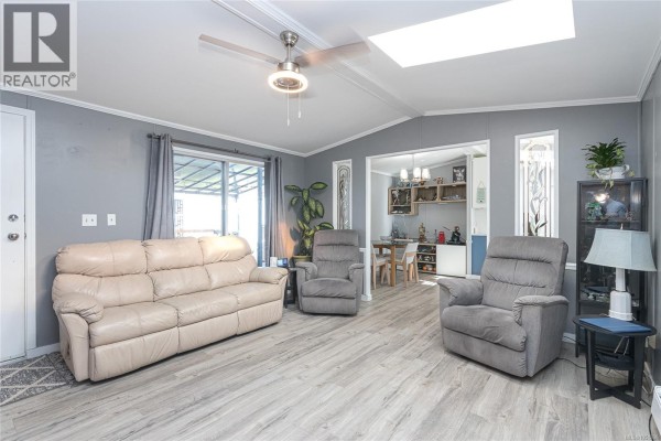 Living room - 30 7583 Central Saanich Rd, Central Saanich, BC V8M2B6 Photo 2