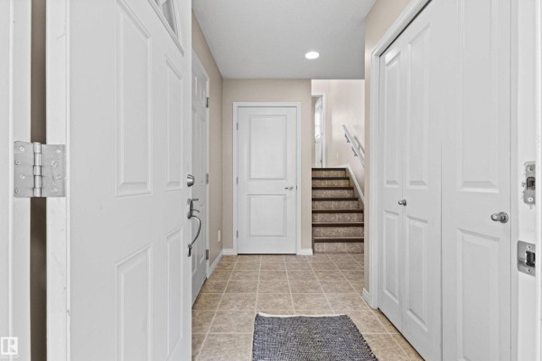 Kitchen - #30 9904 101 Av, Morinville, AB T8R0E2 Photo 3