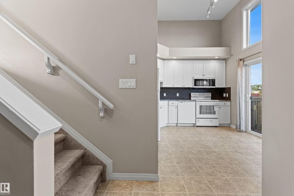 Primary Bedroom - #30 9904 101 Av, Morinville, AB T8R0E2 Photo 4