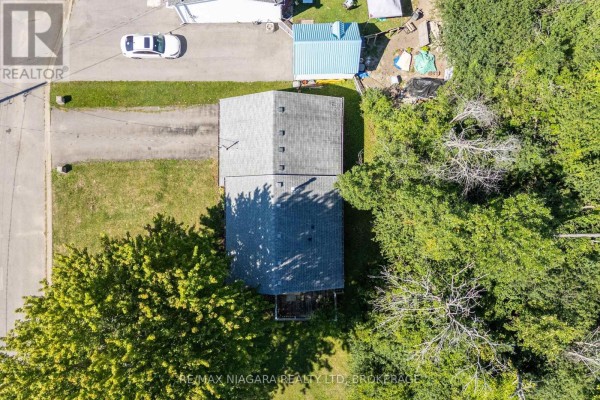 Family room - 30 A Avenue, Fort Erie, ON L2A1C9 Photo 3