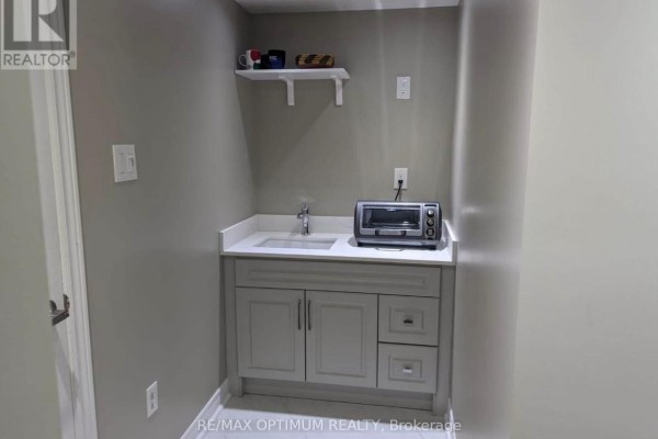 30 Arizona Drive, Brampton, ON L6Y0R6 Photo 4