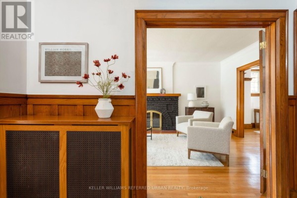 Kitchen - 30 Baby Point Road, Toronto, ON M6S2G1 Photo 3