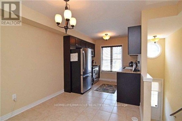 Bedroom 2 - 30 Battalion Road, Brampton, ON L7A4B5 Photo 4