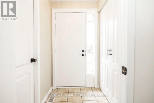 Bedroom 2 - 30 Berkshire Way, Ottawa, ON K2J2B2 Photo 5