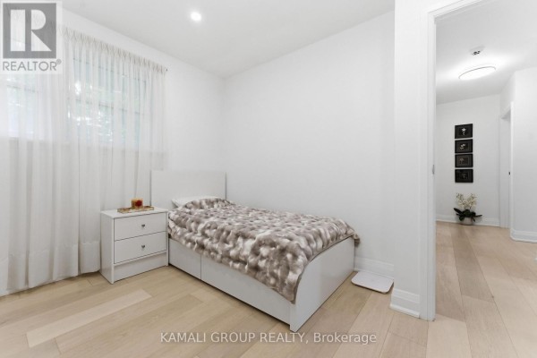 Primary Bedroom - 30 Blue Ridge Road, Toronto, ON M2K1R7 Photo 4
