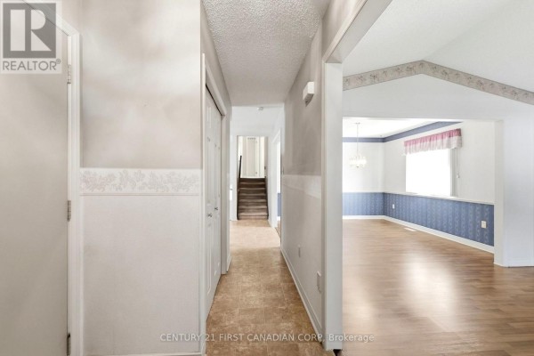 Laundry room - 30 Bonaventure Drive, London East, ON N5V4B5 Photo 4