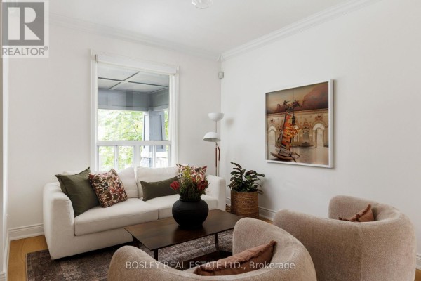 Kitchen - 30 Caroline Avenue, Toronto, ON M4M2X7 Photo 4