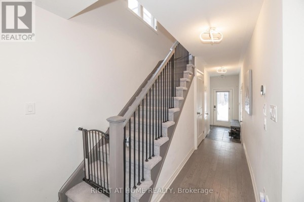 Primary Bedroom - 30 Caspian Square, Clarington, ON L1C7G3 Photo 3