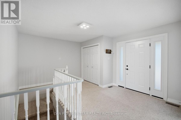 Eating area - 30 Castle Harbour Drive, Scugog, ON L9L1P5 Photo 4