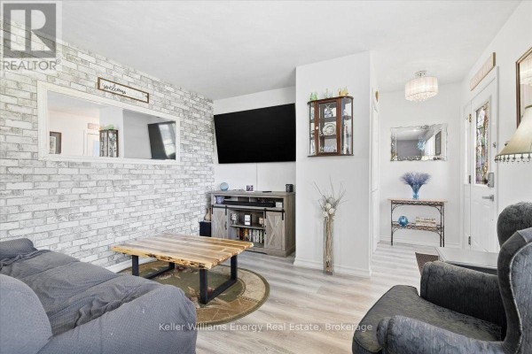 Bedroom 2 - 30 Dominion Drive, Kawartha Lakes, ON K9V1H7 Photo 5