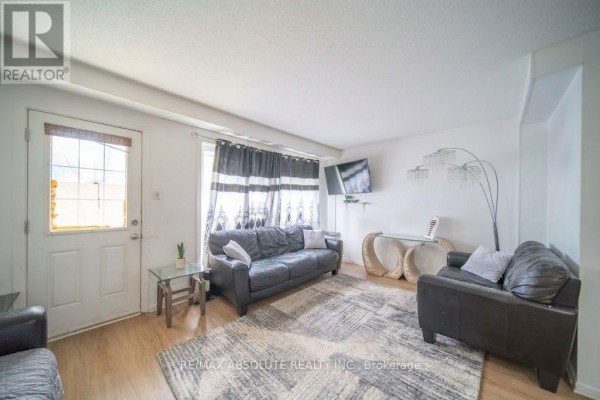 30 E Sonnet Crescent, Ottawa, ON K2H8W8 Photo 4