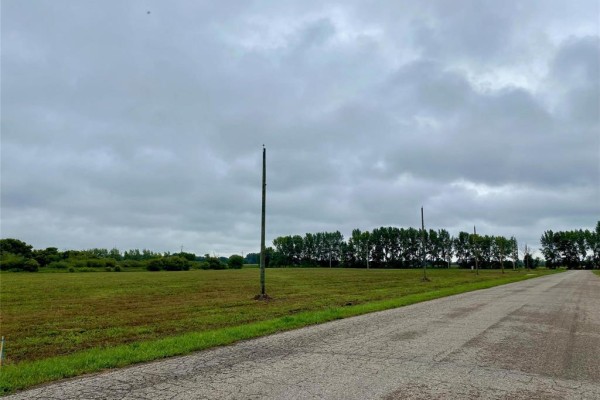 30 East Road, Portage La Prairie Rm, MB R1N3T5 Photo 4
