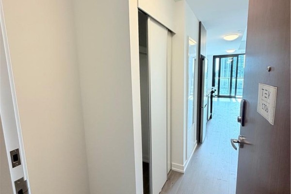 2pc Bathroom - 30 Francis Street S Unit# 1706, Kitchener, ON N2G2A1 Photo 3