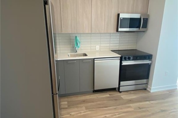 4pc Bathroom - 30 Francis Street S Unit# 2401, Kitchener, ON N2G0B5 Photo 4