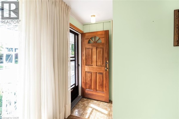 Laundry room - 30 Goldfinch Road, Hamilton, ON L9A3W7 Photo 2