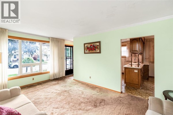 Kitchen - 30 Goldfinch Road, Hamilton, ON L9A3W7 Photo 4