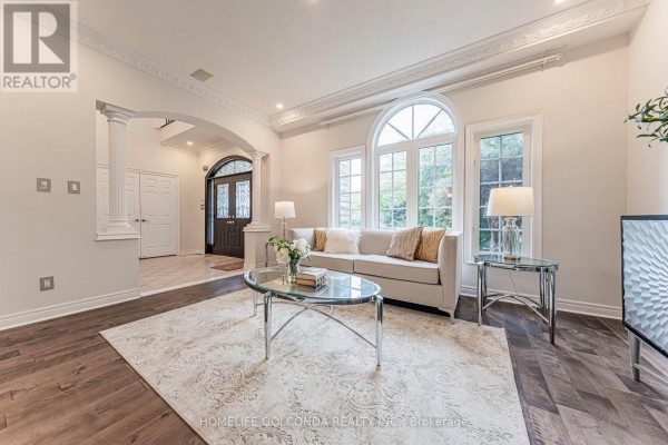 Dining room - 30 Goldring Crescent, Markham, ON L6C1Y6 Photo 4